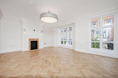 3 bedroom apartment to rent, Weymouth Street, Marylebone, London, W1G