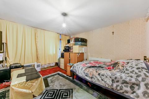 1 bedroom maisonette for sale, Barrington Road, LONDON