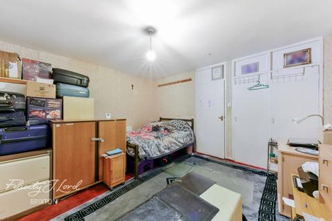 1 bedroom maisonette for sale, Barrington Road, LONDON