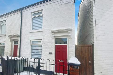 2 bedroom semi-detached house to rent, Station Road, Alsager