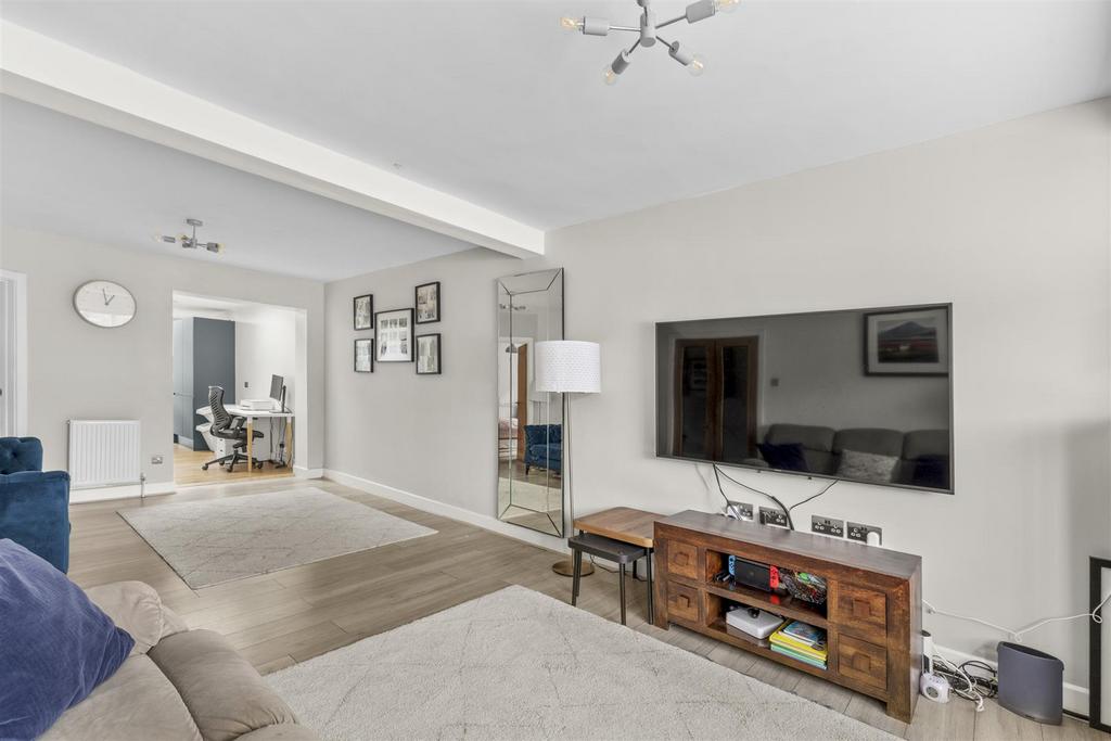 101 Cressex Rd, HP12 4 PS-7.jpg