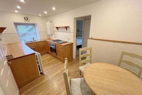 2 bedroom house to rent, Victoria Road, Dartmouth