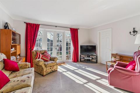 undefined, Priory View, Hitchin SG4