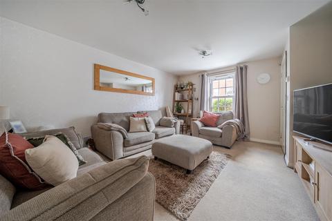 3 bedroom terraced house for sale, Greenkeepers Road, Great Denham, Bedford