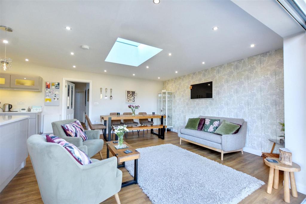Open plan family dining kitchen