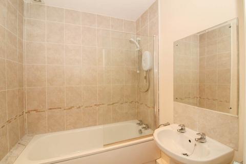 2 bedroom flat to rent, St. Johns Road, Tunbridge Wells, TN4
