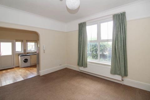 2 bedroom flat to rent, St. Johns Road, Tunbridge Wells, TN4