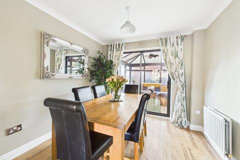 4 bedroom detached house for sale, Magnolia Walk, Quedgeley, Gloucester, Gloucestershire, GL2