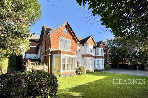 Wellington Road, Bournemouth, BH8