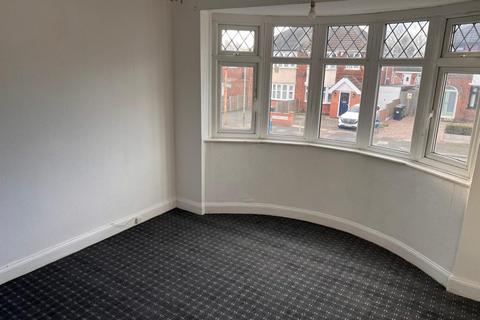 3 bedroom semi-detached house to rent, 3 Bed – Semi-Detached House – Heyworth Road, Leicester, LE3 2DA. £1295 PCM