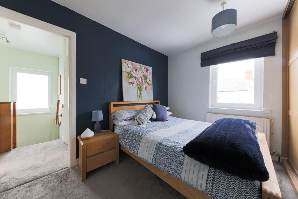 Bedroom 1.jpg