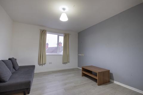 3 bedroom flat to rent, Park Avenue, Gosforth, Newcastle upon Tyne, Tyne and Wear, NE3
