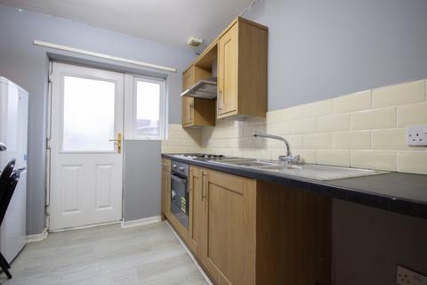 3 bedroom flat to rent, Park Avenue, Gosforth, Newcastle upon Tyne, Tyne and Wear, NE3