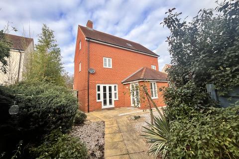 5 bedroom detached house to rent, Small White Path, Aylesbury HP19