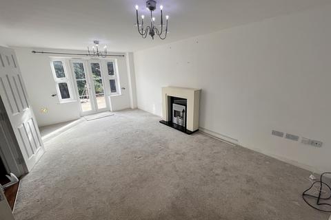 5 bedroom detached house to rent, Small White Path, Aylesbury HP19