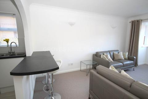 1 bedroom flat for sale, Dukes Avenue, New Malden