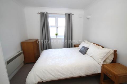 1 bedroom flat for sale, Dukes Avenue, New Malden