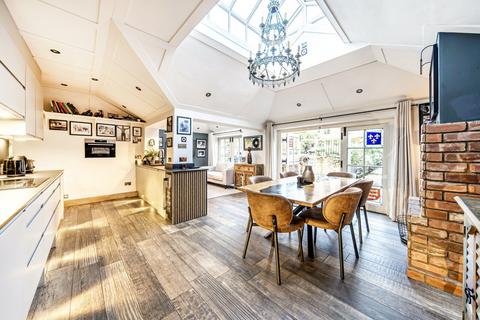 2 bedroom end of terrace house for sale, Esher Green, Esher, KT10