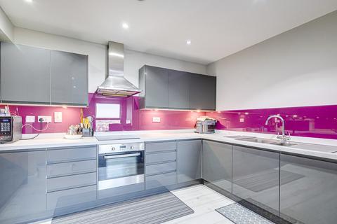 2 bedroom apartment for sale, Victoria Avenue, Southend On Sea, SS2