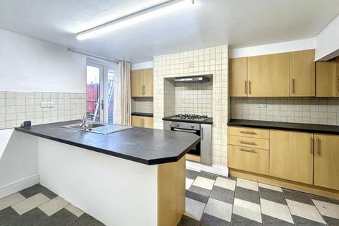 3 bedroom terraced house to rent, St John Street, Long Eaton, NG10 1BW