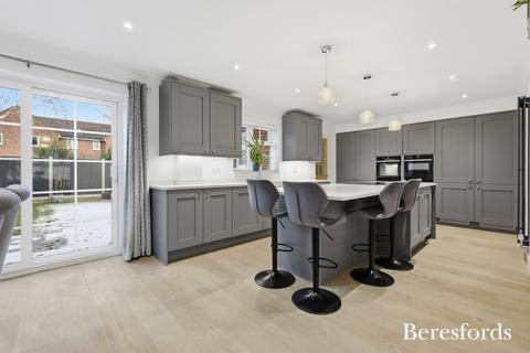 4 bedroom detached house for sale, Barn Mead, Braintree, CM7