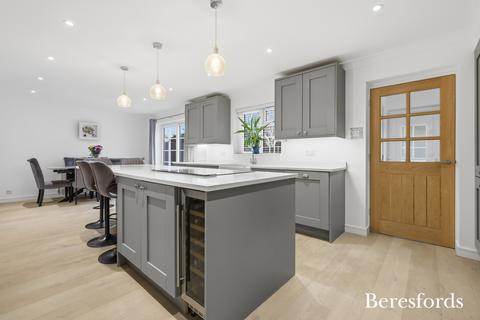 4 bedroom detached house for sale, Barn Mead, Braintree, CM7