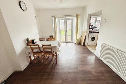 3 bedroom semi-detached house to rent, Blackbird Road, Leicestershire LE4