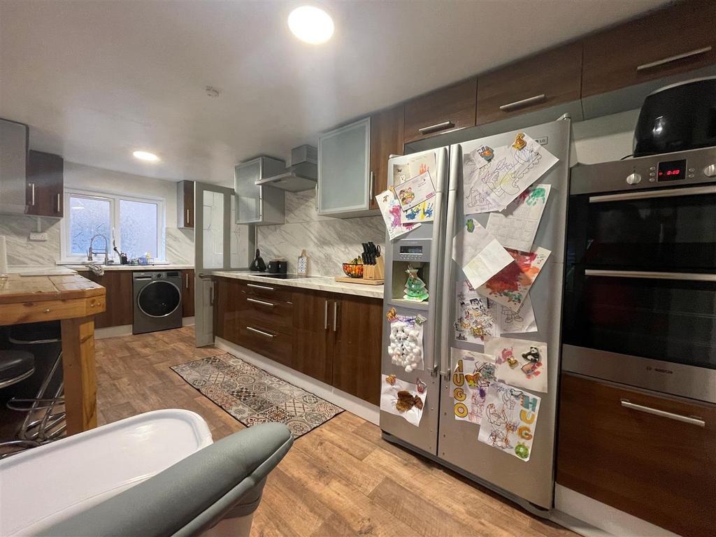 Treforis kitch.jpg