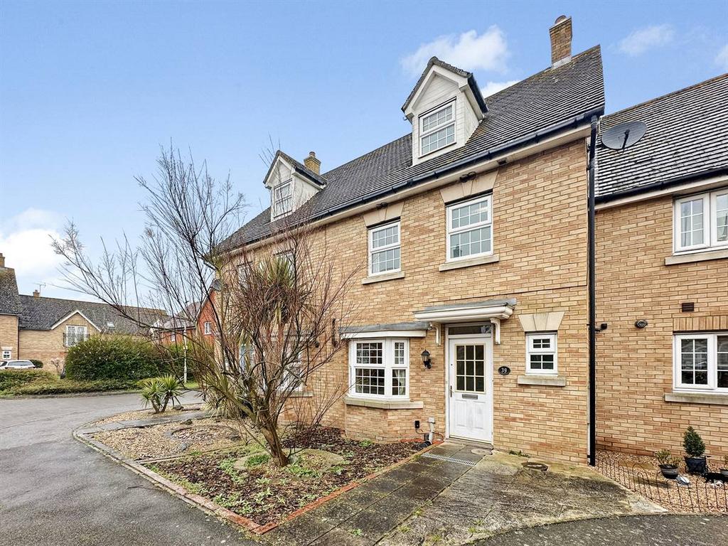 4 bedroom terraced house for sale in Canterbury