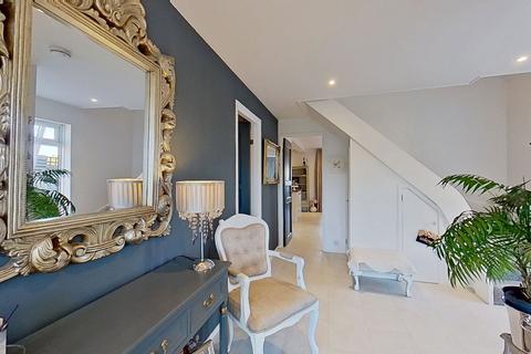 4 bedroom detached house for sale, Kingsgate Avenue, Broadstairs CT10