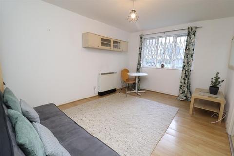1 bedroom apartment to rent, Grinstead Road, Deptford SE8