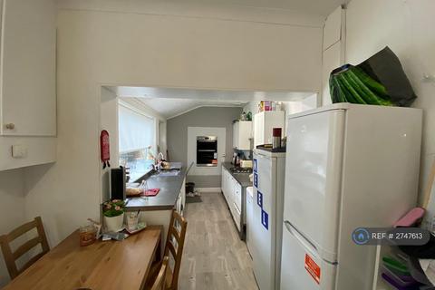 5 bedroom terraced house to rent, Liverpool Street, Salford, M5