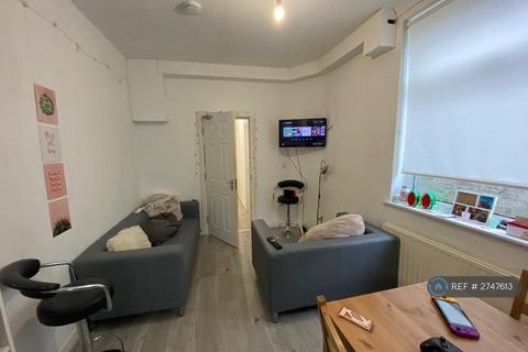 5 bedroom terraced house to rent, Liverpool Street, Salford, M5