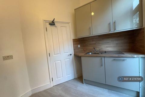 2 bedroom flat to rent, Olive Road, London, NW2