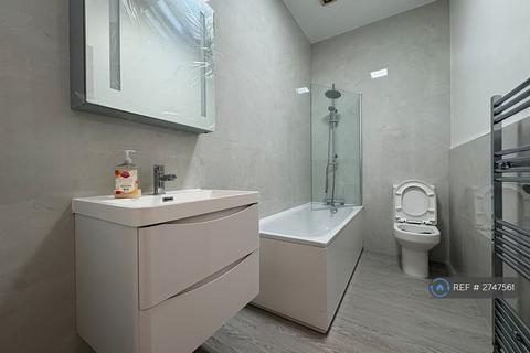2 bedroom flat to rent, Olive Road, London, NW2