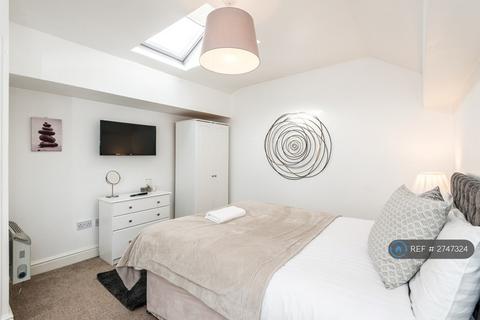 6 bedroom terraced house to rent, Elmbank Road, Liverpool, L18