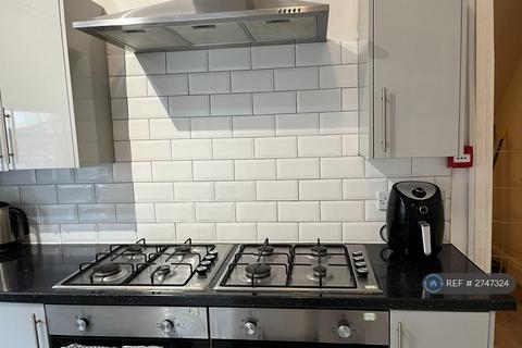 6 bedroom terraced house to rent, Elmbank Road, Liverpool, L18