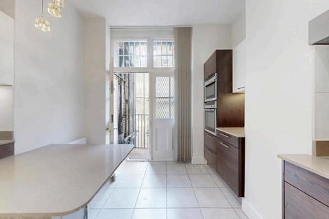 4 bedroom flat to rent, Bickenhall Street, Marylebone, London W1U