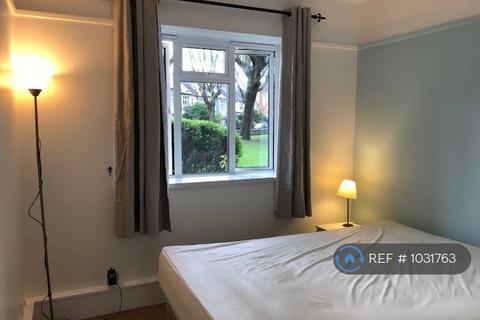 2 bedroom flat to rent, Sulivan Court, London, SW6