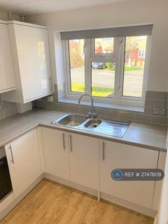 2 bedroom terraced house to rent, Thornthwaite Close, West Bridgford, Nottingham, NG2