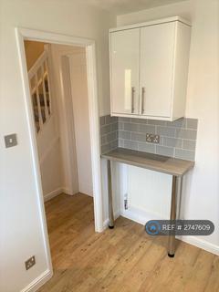 2 bedroom terraced house to rent, Thornthwaite Close, West Bridgford, Nottingham, NG2