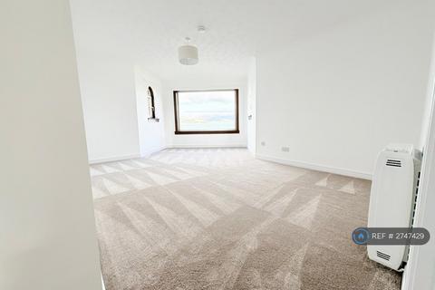 2 bedroom flat to rent, Battery Park Avenue, Greenock, PA16