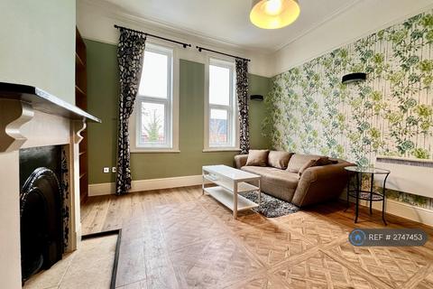 Studio to rent, Burton Road, Manchester, M20
