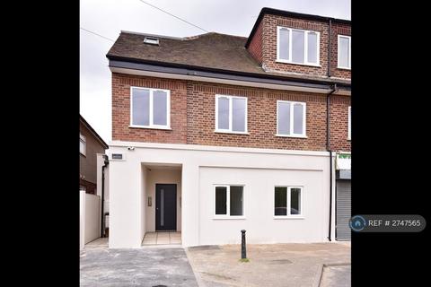 undefined, Masons Parade, Goffs Oak, EN7