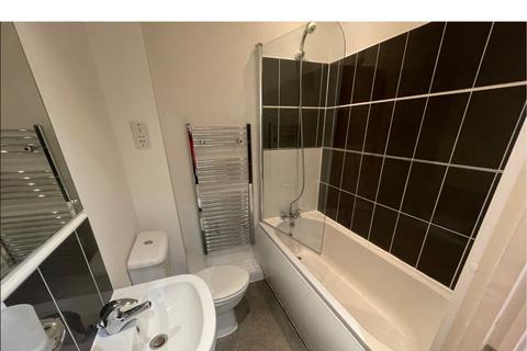 2 bedroom flat to rent, Hewlett Road, Cheltenham GL52