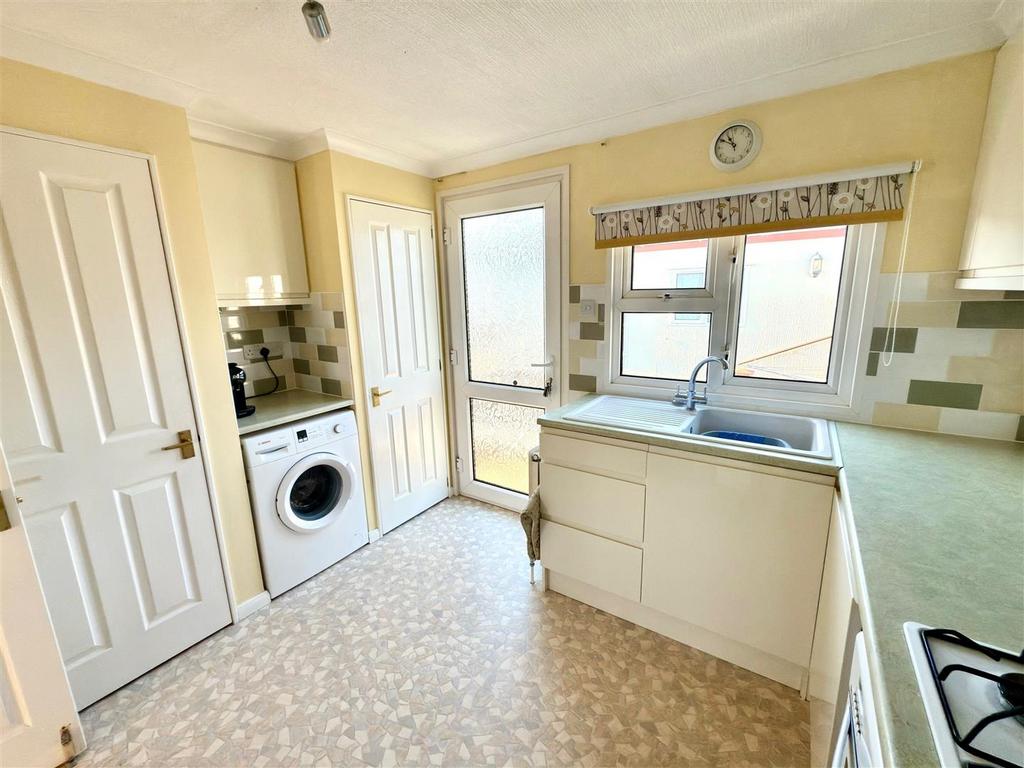 KITCHEN AREA.jpg