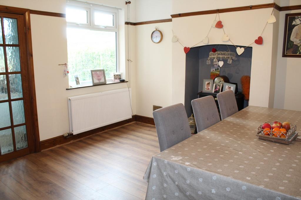 Dining Room Picture 2