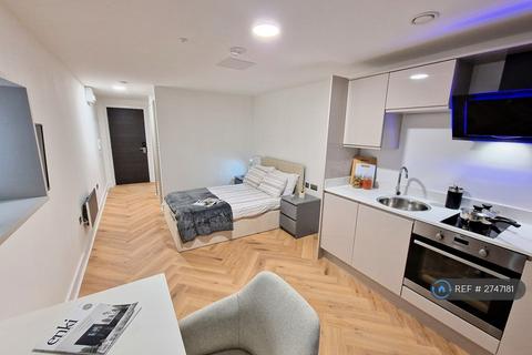 Studio to rent, Oldham Street, Liverpool, L1