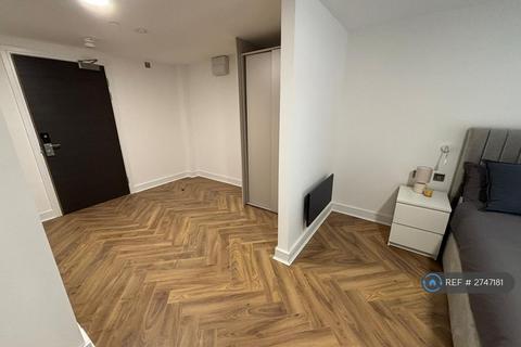 Studio to rent, Oldham Street, Liverpool, L1
