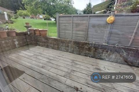 1 bedroom bungalow to rent, Bramblefield Close, Longfield, DA3